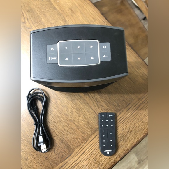 Bose. Soundtouch 10 wireless music system. Model: 416776. Bluetooth speaker. - Picture 3 of 8